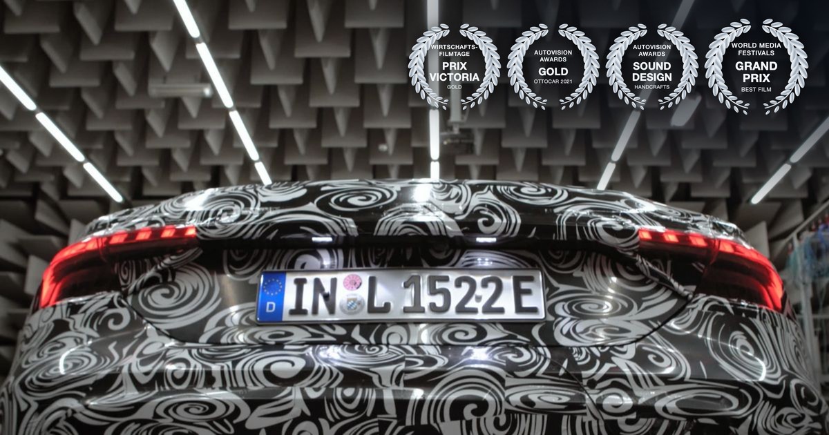 Audi e-tron GT im reflexionsarmen Raum bei Audi in Ingolstadt, mit Laurels fuer Prix Victoria, Ottocar Gold, Sounddesign-Preis und den Grand Prix der World Media Festivals