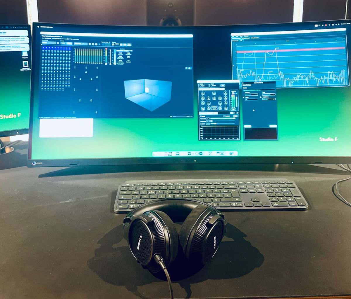 Sony MDR-MV1 vor dem 360VME-Plug-in im Studio F des MSM Studio München