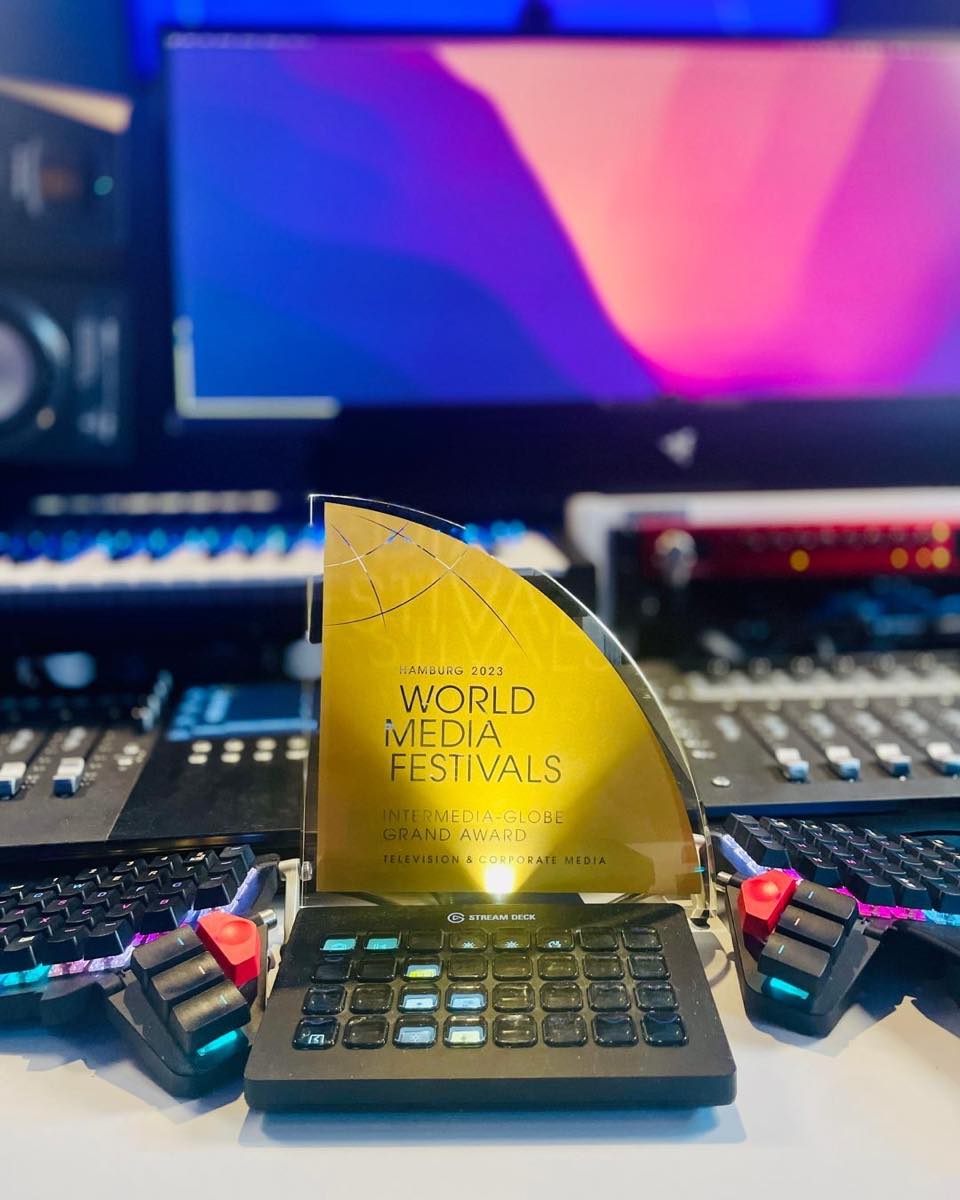 intermedia-globe GRAND AWARD der World Media Festivals Hamburg 2023 im Tonstudio von Martin Rieger